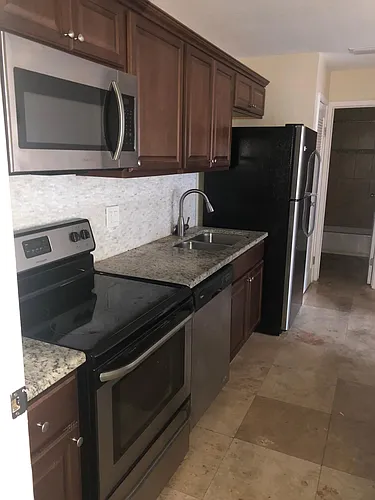 1400 Gandy Blvd N Photo 1