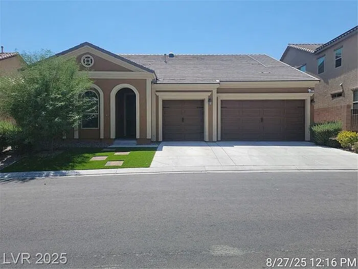 905 Claystone Ridge Ave