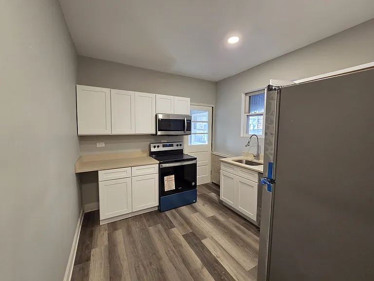 228 N Saint Cloud St — Photo 10