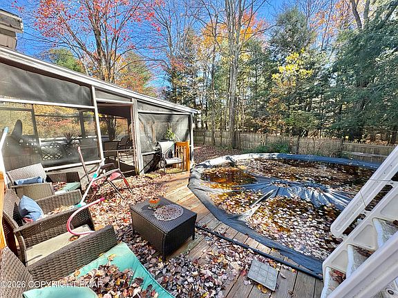 4th image of 2319 Vacation Ln