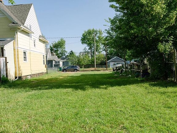3rd image of 226 Lathrop Ave