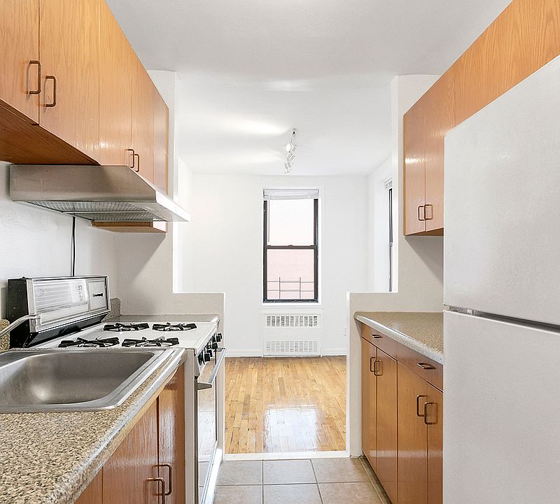 1st image of 25-34 Crescent St #2P