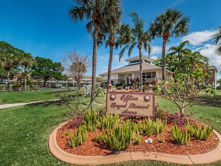 2 Causeway Blvd #208 — Photo 24