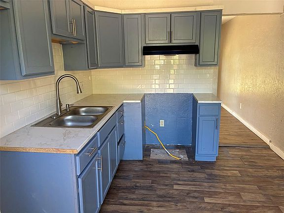 5th image of 3837 SW 39th St