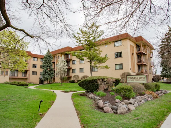 7100 W Cullom Ave Unit 212, Norridge, IL 60706