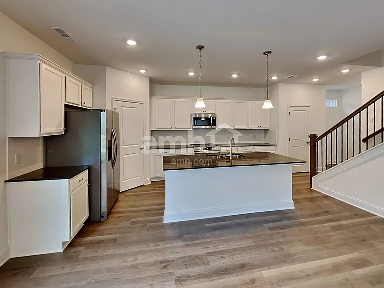234 Marin Dr — Photo 3
