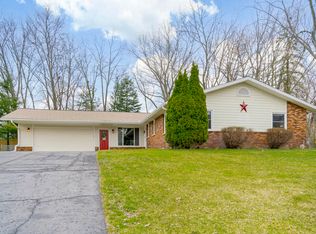 5458 Lindenwood St, Kalamazoo, MI 49004