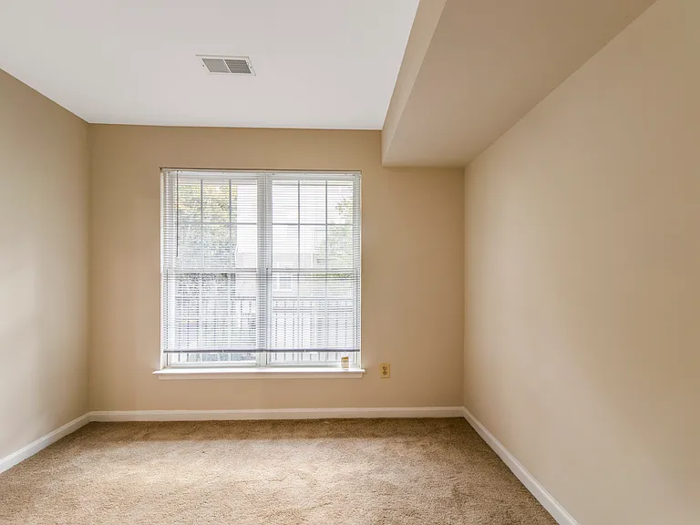 9900 Sassafras Ln — Photo 13