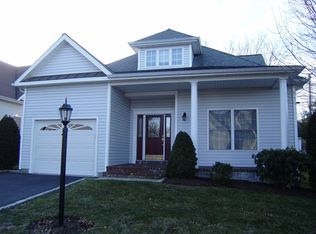 11 Jasmine Cir, Milford, CT 06461