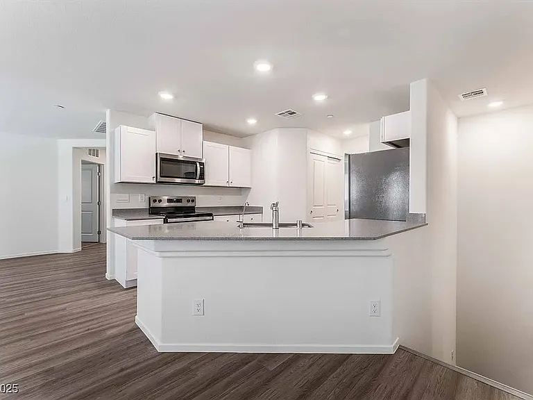 7835 Pandora Sky St #1 — Photo 6