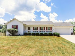 102 Pleasant View Dr, Oliver Springs, TN 37840