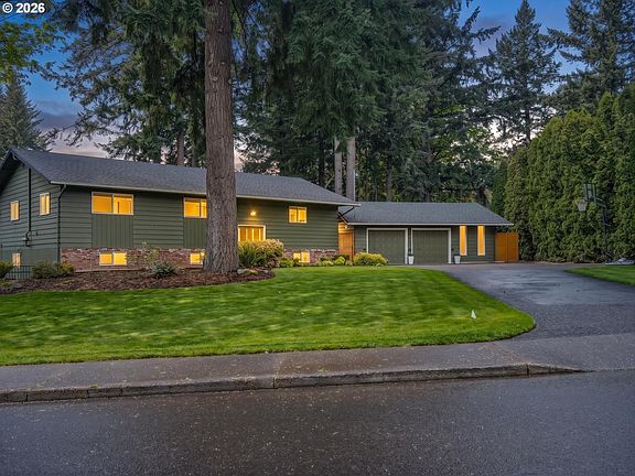 2nd image of 2414 SE Bella Vista Rd