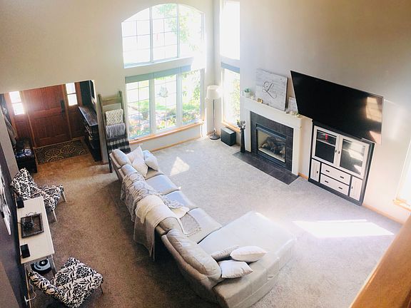 4th image of 808 Belmont Dr