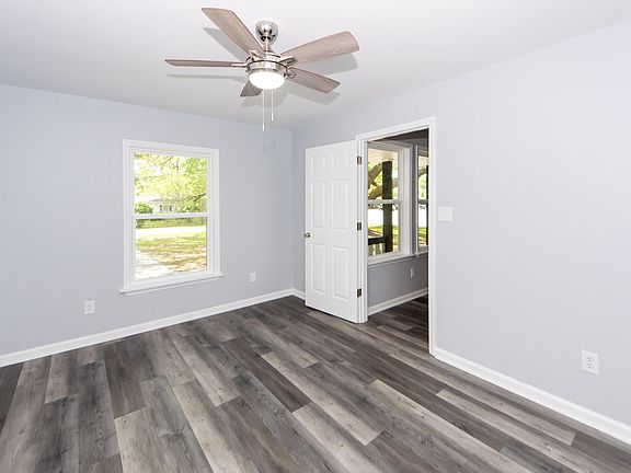 5th image of 835 Prince John Dr