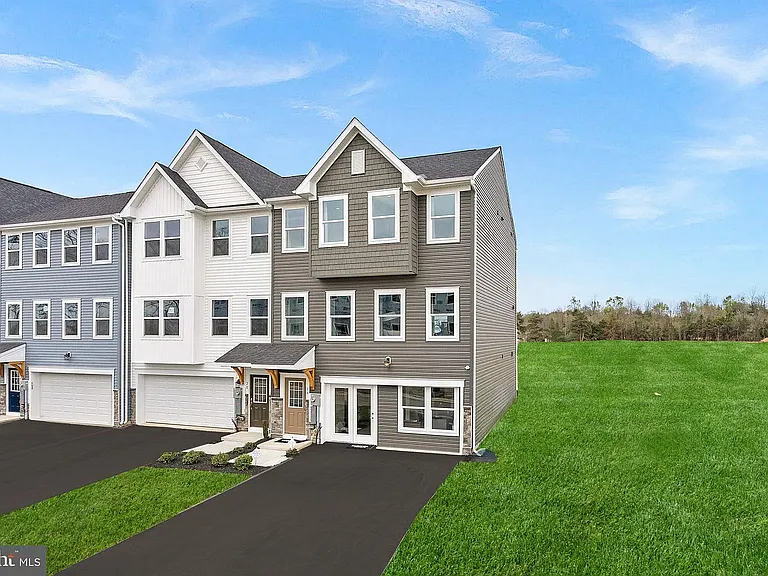 19 Elmiraj Ct — Photo 2
