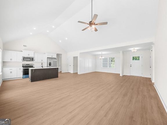 2nd image of 107 Pin Oak Ln #4
