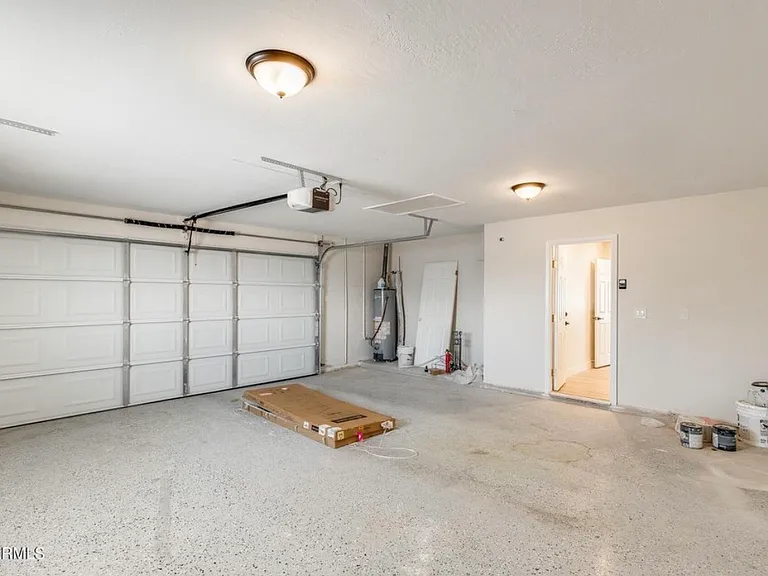 13203 N 22nd Ave — Photo 6