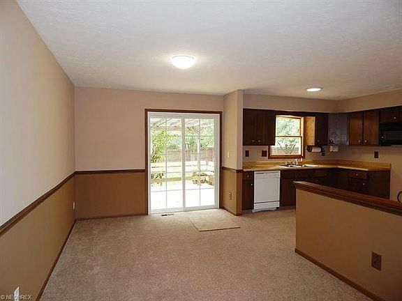 3rd image of 3456 Woodstock Ln