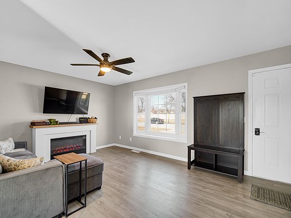 3rd image of 5779 Arthur Ave