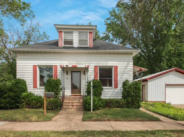 821 Pearl St, Chippewa Falls, WI 54729