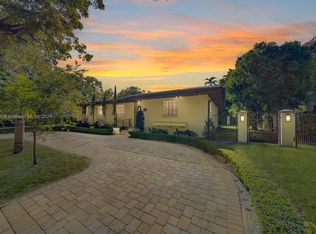 800 Valencia Ave, Coral Gables, FL 33134