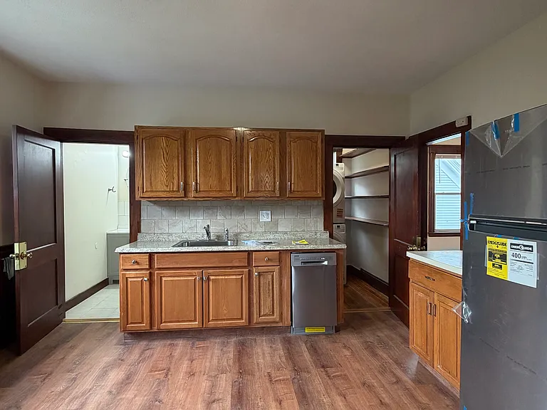 61 Kent St #2 — Photo 4