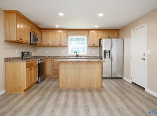 117 Travis Rd NW, Huntsville, AL 35806