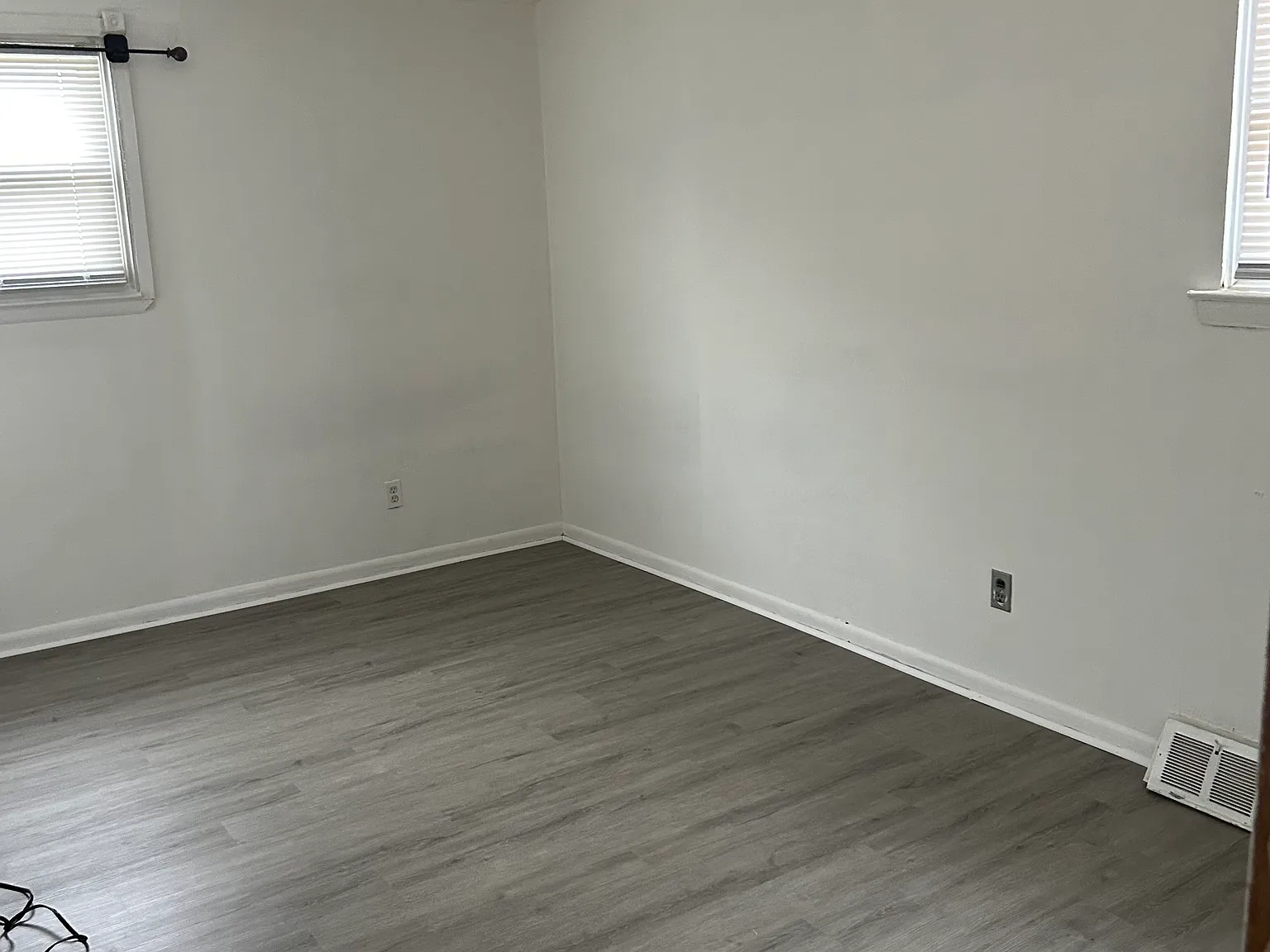 2 bed, 1000 sqft, $1,350 — Photo 2