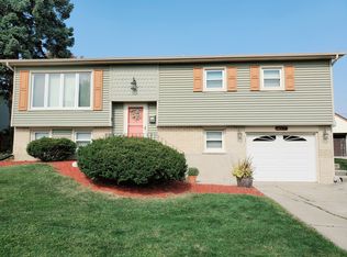 5844 Essex Rd, Oak Forest, IL 60452