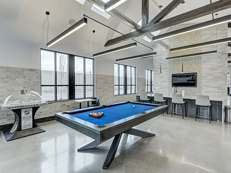 Pullman Pointe — Photo 17