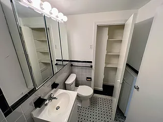 Rented by R New York