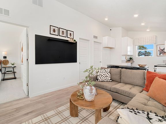 810-Redcliff Living Room View 2