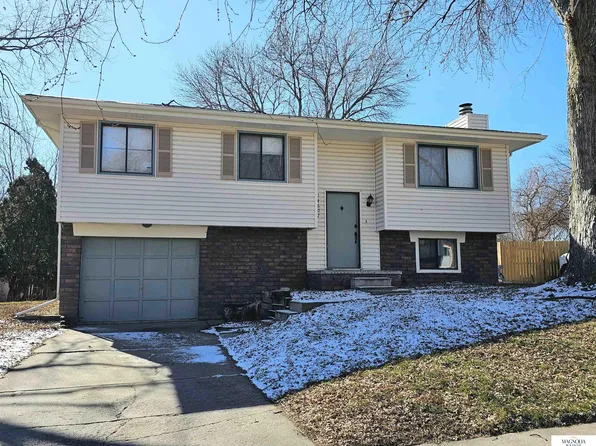 14607 Willow Creek Dr, Omaha, NE 68138