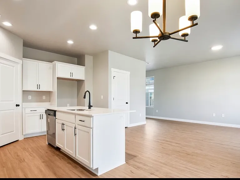 3525 S 4250 W — Photo 3