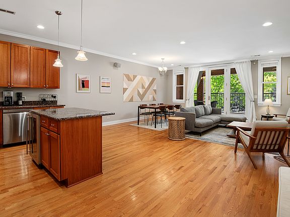 4th image of 2461 N Lincoln Ave APT 2S