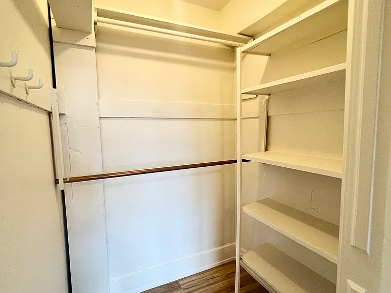 296 N 3rd St #D — Photo 6