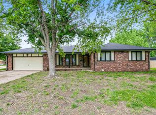 1518 N Wood Dr, Wichita, KS 67212