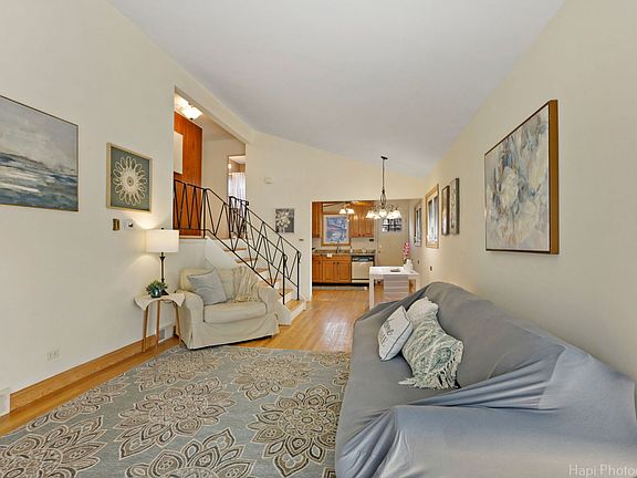 4th image of 405 N Windsor Dr