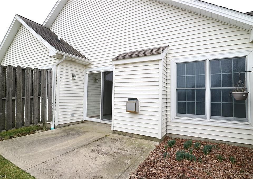 2nd image of 26 Nantucket Cir