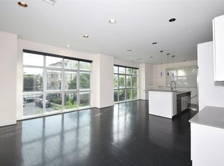 207 Pierce St #201, Houston, TX 77002