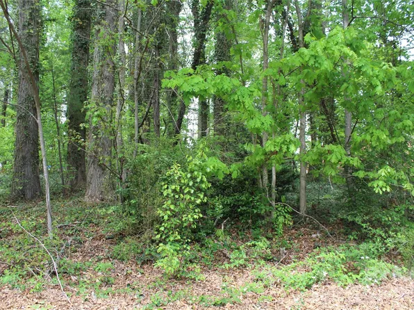 215 Edgewood Cir, Morganton, NC 28655