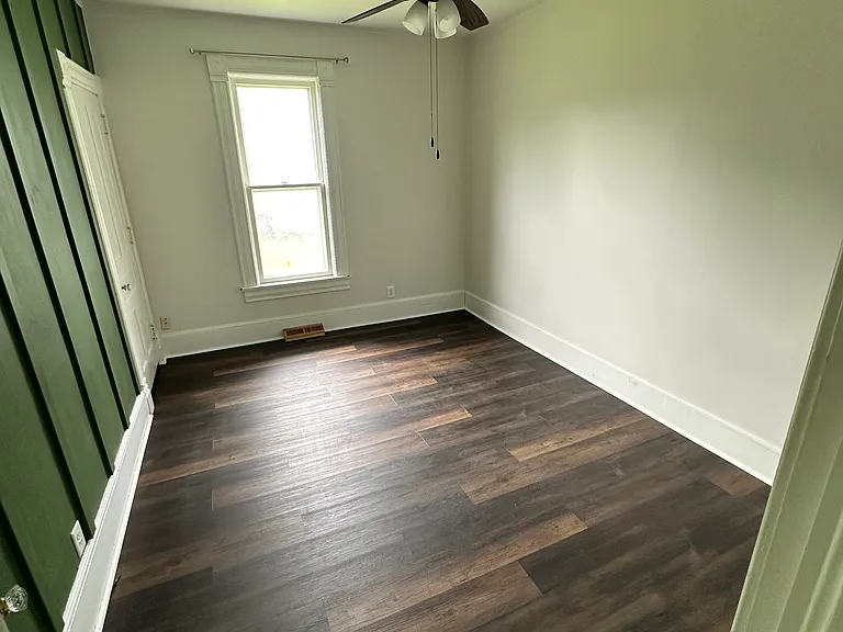 204 Bly St — Photo 6