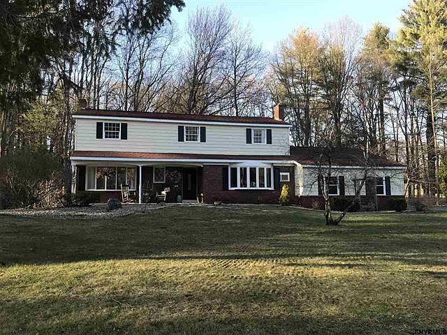 1st image of 7 Willowbrook Ln