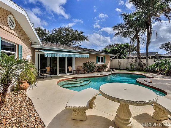 3rd image of 819 Oakview Dr