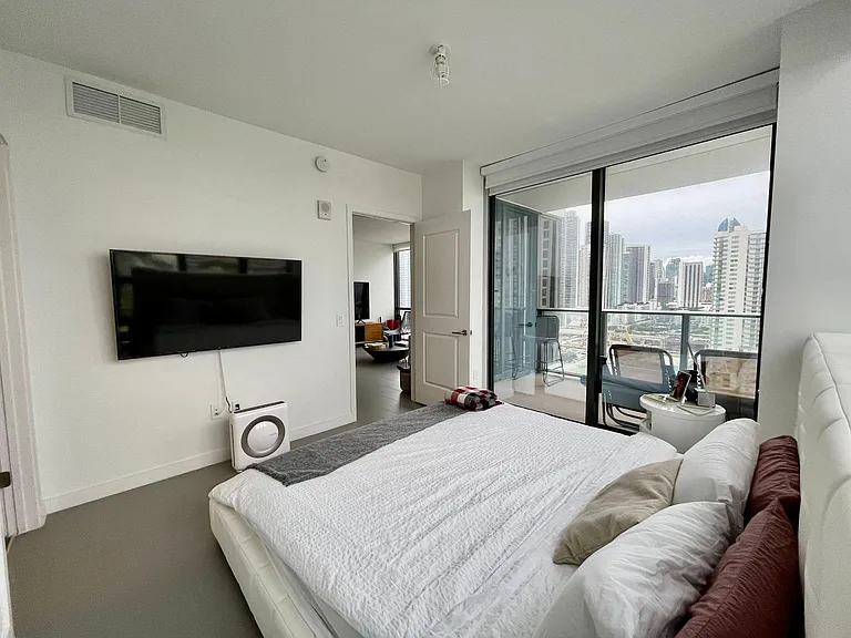 1600 NE 1st Ave #2210 — Photo 5