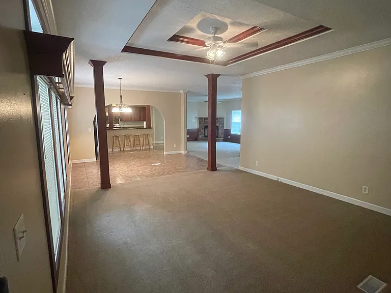 Wilbanks Cir — Photo 2