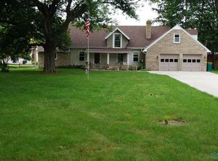 349 Colony Rd, Rossford, OH 43460