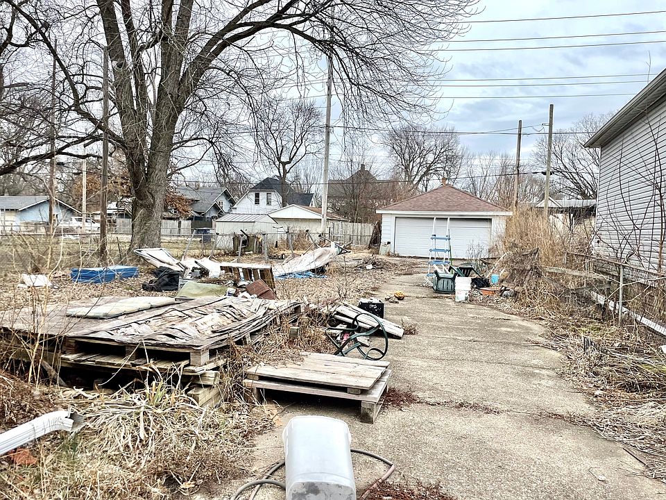 1207 N 8th St, Terre Haute, IN 47807 Zillow