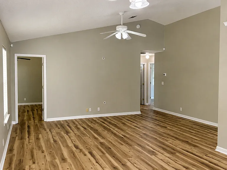 120 Hydrangea Rd — Photo 3
