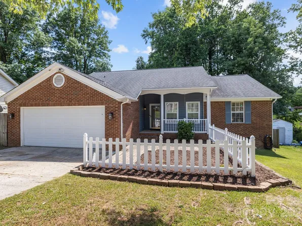 9817 Bella Marche Dr, Charlotte, NC 28227